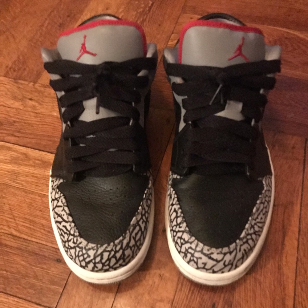 Jordan 1 Black Cement Low